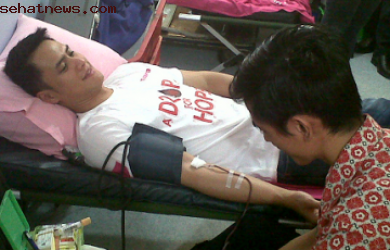Choky Sitohang Akhirnya Ikut Donor Darah