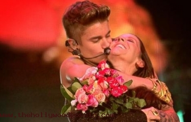 Kejutan Hari Ibu Dari Bieber Untuk Sang Mama