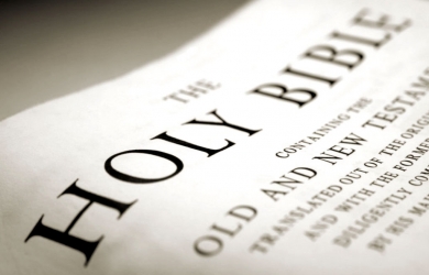 Survei Temukan Kristen Amerika Memilih Baca Alkitab Lewat Internet