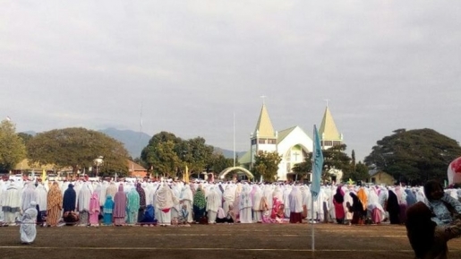 Indahnya Sebuah Perbedaan. Gereja Ini Rela Undur Waktu Ibadah Demi Kelancaran Idul Adha!