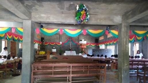 Nyaris Tertimpa Longsor, Siswa SMP Terpaksa Belajar di Gereja. Kasihan!
