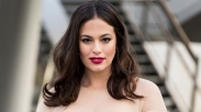 Model Ashley Graham Menyuarakan Iman Kristennya Sebagai Pelindung Dalam Dunia Karirnya!