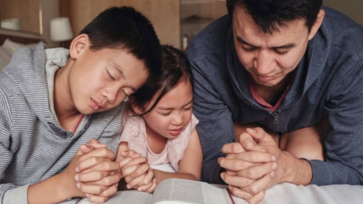 3 Cara Membangun Keluarga Ilahi yang Berpedoman pada Nilai-Nilai dalam Alkitab