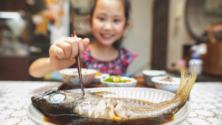 Moms Harus Tahu, Anak Bisa Punya IQ Tinggi dan Tidur Nyenyak Kalau Suka Makan Ikan