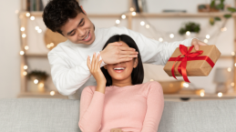 Dear Suami, Dapatkan 6 Rekomendasi Hadiah untuk Istri di Hari Ibu