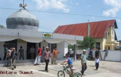 Di Pematangsiantar, Sumatera Utara, Gereja dan Masjid Berdiri Berdampingan