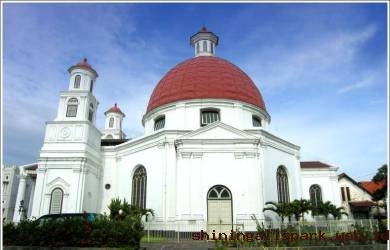 Sambut Natal, Hotel Pajang Miniatur Gereja Ikon-nya Semarang