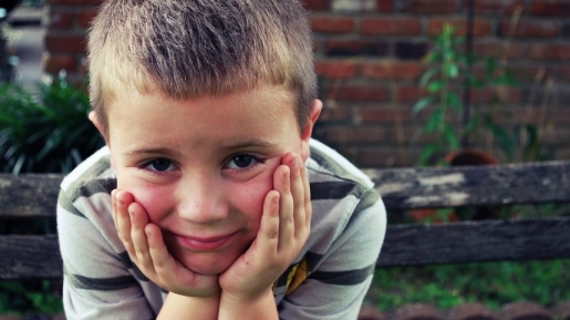 Suka Ngurung Diri Dan Main Sendiri, Mungkinkah Anak Kamu Berkepribadian Introvert?