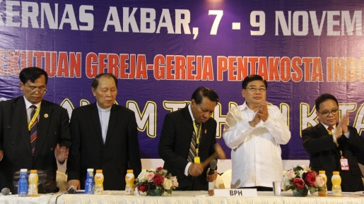 Pdt. Jacob Nahuway Ketuk Palu 3 Kali, Rakernas Akbar PGPI 2017 Resmi Ditutup