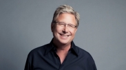 Dikabarkan Meninggal Dunia, Don Moen Posting Foto Dirinya Dalam Keadaan Sehat