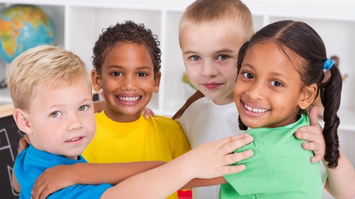 5 Cara Menghargai Orang Lain yang Perlu Diajarkan Kepada Anak Untuk Mencegah Bullying