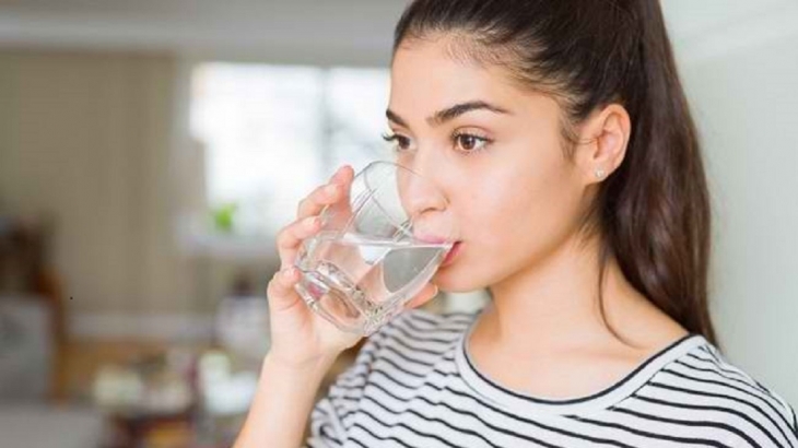 Kurang Minum Bisa Bikin Ginjal Rusak, Kenali 6 Tanda Tubuh Kurang Minum Air Putih