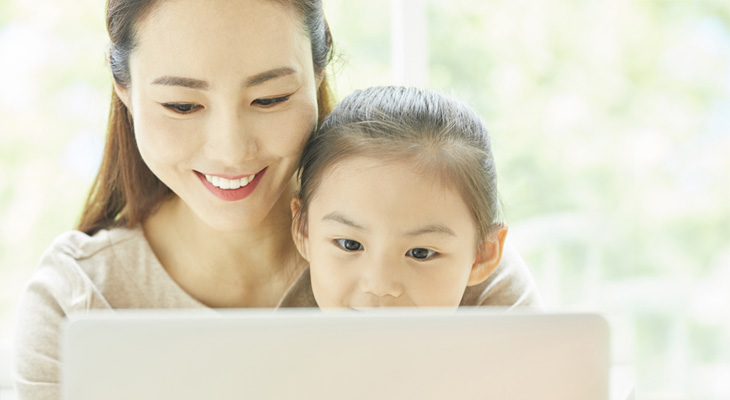 3 Hal yang Wajib Diajarkan Orang Tua Agar Anak Bijak Memakai Media Sosial