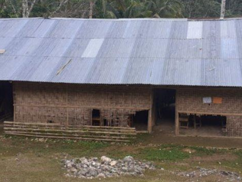 Masih Ada Sekolah Kandang Ayam di Indonesia