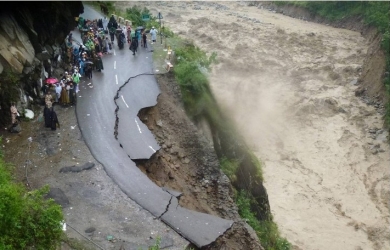 Tsunami Himalaya Tewaskan 5000 Jiwa di India