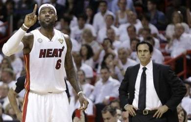 LeBron James : Erik Spoelstra Kunci Sukses Miami Heat