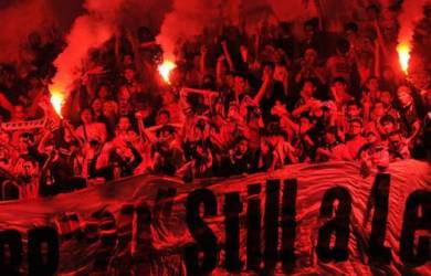 PSSI Kampanyekan Anti Kembang Api di Stadion