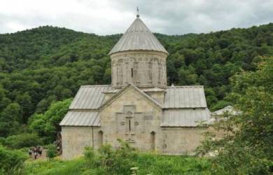 Pemimpin Muslim Arab Bantu Renovasi Gereja Armenia