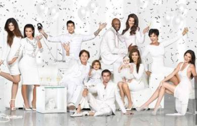 Kartu Natal Keluarga Kardashian Habiskan 3 Miliar!