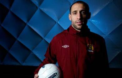 Pablo Zabaleta Kirimkan Donasi Untuk Pengungsi Banjir