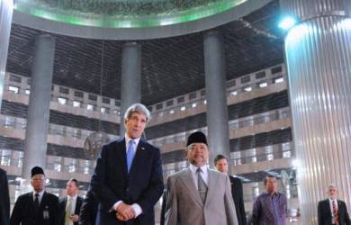 John Kerry: Masjid Istiqlal dan Gereja Katedral Simbol Toleransi