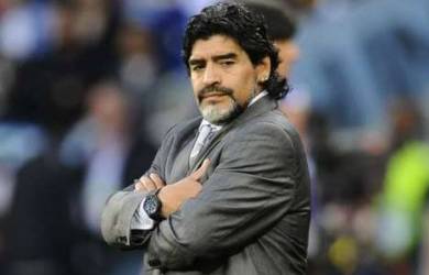 Maradona Dijagokan Latih Barcelona