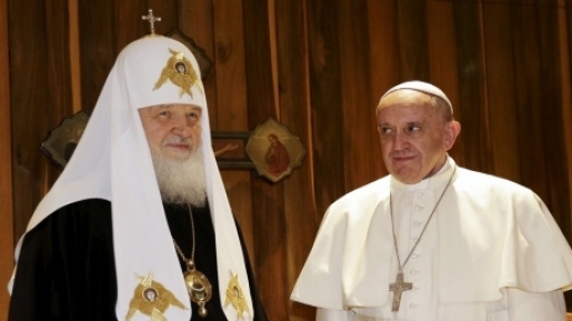 Alasan Politis Dibalik Pertemuan Paus Fransiskus dan Patriark Kirill