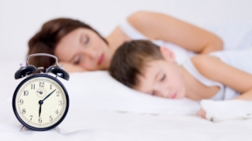 Ternyata Kesehatan Mental Ibu Berhubungan dengan Waktu Tidur Anak!