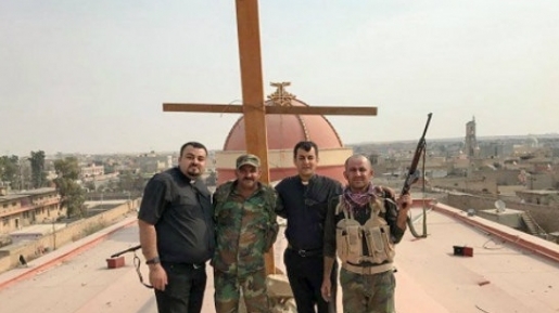 Lepas dari ISIS, Tentara Irak Bawa Kembali Salib Gereja ke Niniwe