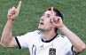Klose Ingin Menangkan Piala Dunia Sebelum Pensiun