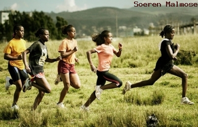 Yayasan ini Sumbang BH Olahraga kepada Para Pelari Wanita Muda Ethiopia