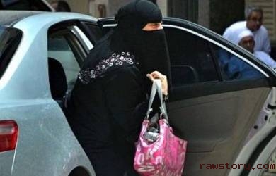 Pemuka Agama Arab Saudi Larang Wanita Mengemudi