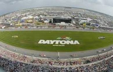 Daytona 500 Kembali Digelar Setelah Cuaca Buruk