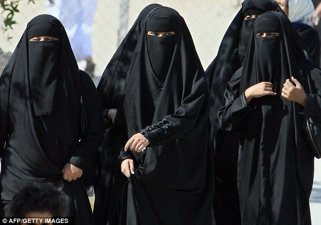 Ulama Arab Saudi : Bayi Perempuan Harus Pakai Burka