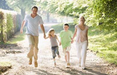 Peran dan Fungsi Orang Tua dalam Keluarga terhadap Anak