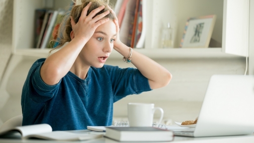 Duh! Melakukan Kesalahan Di Kantor Emang Bikin Keki. Atasi Dengan 5 Cara Ini