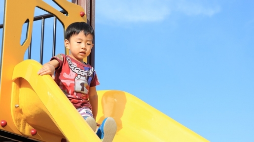 Biar Nggak Rebutan Dan Anak Nggak Benjol, Yuk Terapkan Etika Main Di Playground Umum Ini