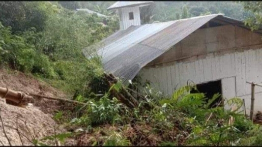 Diguyur Hujan Lebat, Gereja di Mamasa Kena Longsor Hingga Capai Kerugian Puluhan Juta