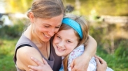 Menjadi Ibu Untuk Anak Perempuan, Perani Orang Tua Dengan 4 Cara Ini