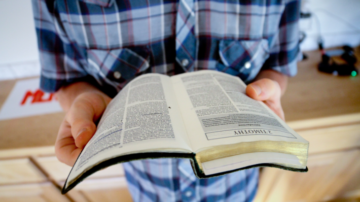 11 Alasan Mengapa Kita Harus Membaca Alkitab