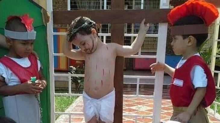 Pujian dan Kritikan Saat Anak di Brasil Ini Perankan Yesus