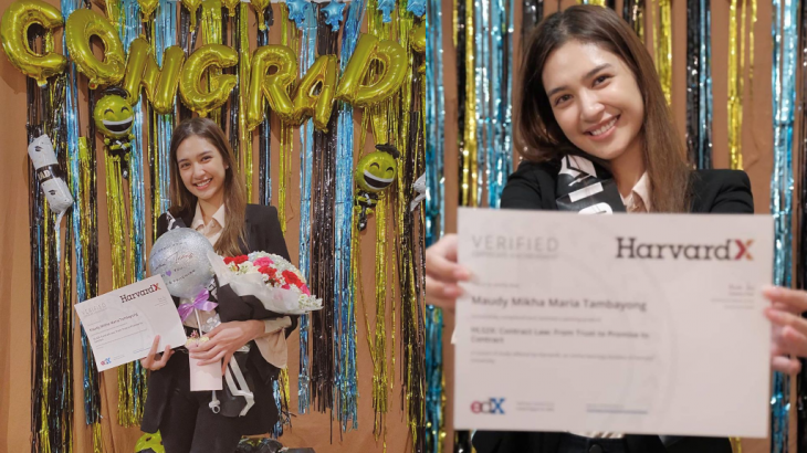 Dipersembahkan Untuk Alm Sang Mama, Mikha Tambayong Umumkan Kelulusannya dari Harvard Univ