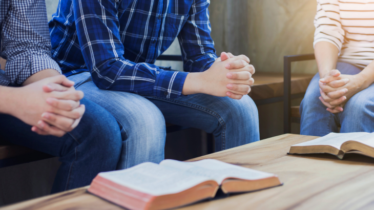 8 Langkah Supaya Diskusi Alkitab Bareng Komsel Lebih Menarik dan Mendalam