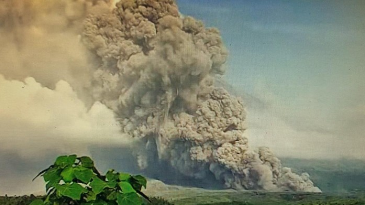 Erupsi Gunung Semeru, Naik Level dari ‘Siaga’ Jadi ‘Awas’, Ribuan Warga Mengungsi