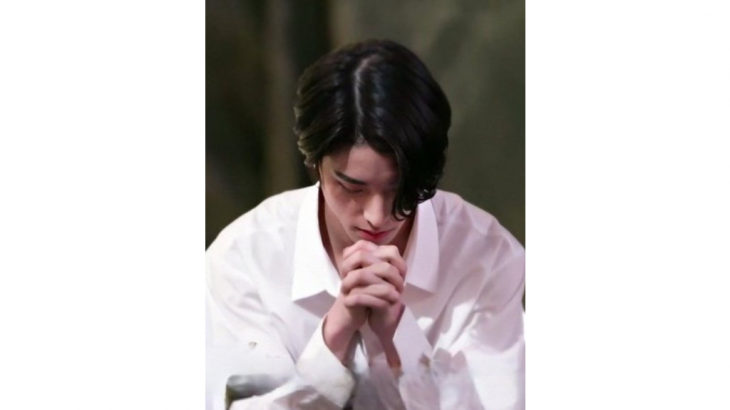 jake enhypen praying