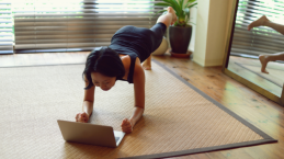 Lagi Karantina, Ga Bisa Work Out ke Gym? Ayo Work Out Di Rumah Aja!