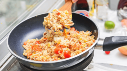 Makan Nasi Goreng di Malam Hari Bisa Bikin Diabetes dan Obesitas?