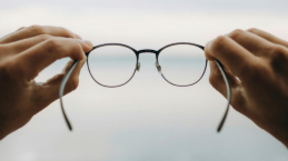 Kacamata Apa Yang Kita Pakai?
