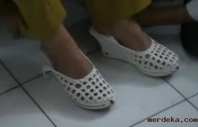 Cegah Perkosaan, Anak SMP Buat Sepatu Bertenaga Listrik