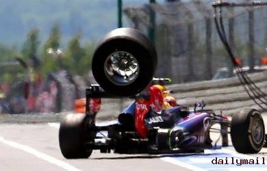 F1 Jerman, Vettel Menang Namun Kameramen Dihantam Ban